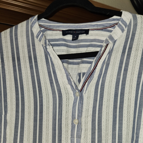 💙 Tommy Hilfiger Blue and White Striped Long Sleeve Blouse Size Medium - Picture 2 of 5